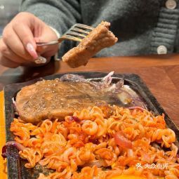 多瑞小鎮(zhèn)寶龍廣場店 邢臺(tái)正餐服務(wù)的新風(fēng)尚